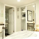 Modern 1Br Unit With Free Parking Walk To Metro